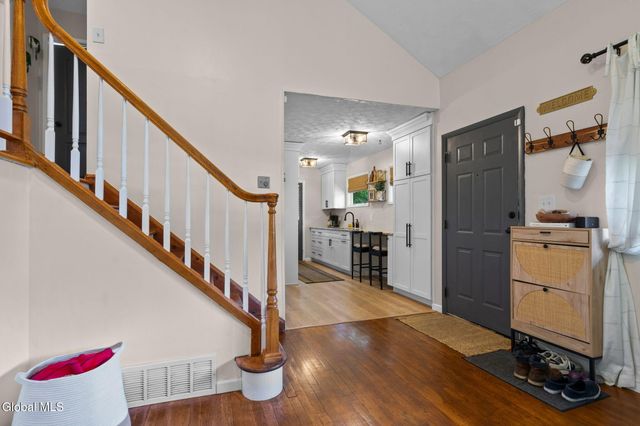 33 Terry Avenue, Guilderland, NY 12303