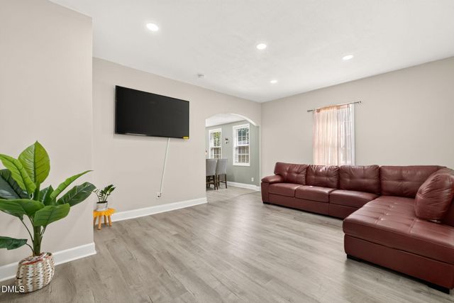 928 E Davis Street, Burlington, NC 27215