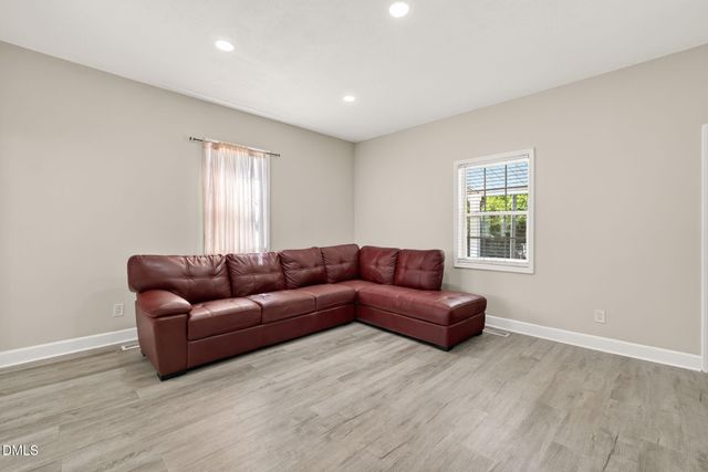 928 E Davis Street, Burlington, NC 27215