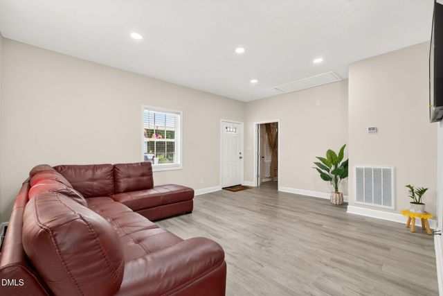 928 E Davis Street, Burlington, NC 27215