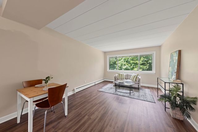 1307 College Avenue 207, Wheaton, IL 60187