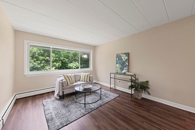 1307 College Avenue 207, Wheaton, IL 60187