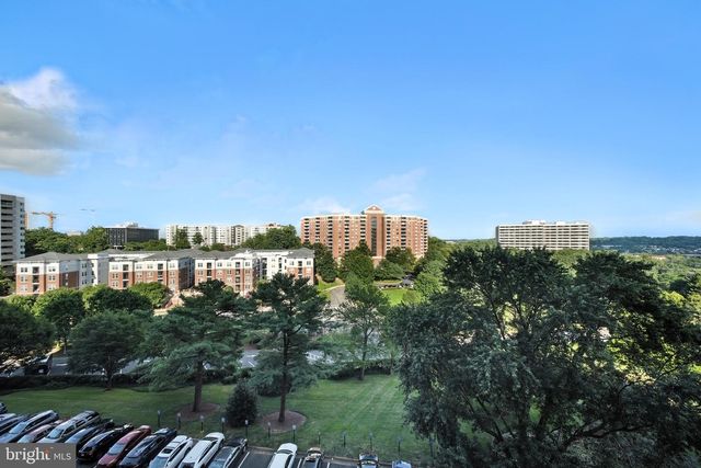 203 YOAKUM PKWY #804, Alexandria, VA 22304