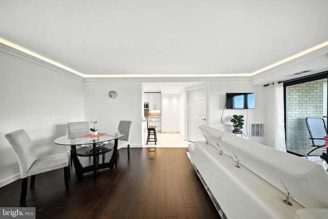203 YOAKUM PKWY #804, Alexandria, VA 22304