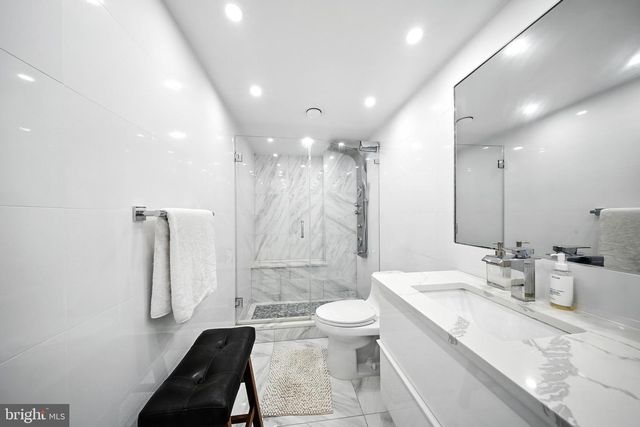 203 YOAKUM PKWY #804, Alexandria, VA 22304