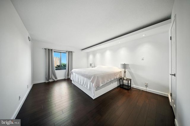 203 YOAKUM PKWY #804, Alexandria, VA 22304
