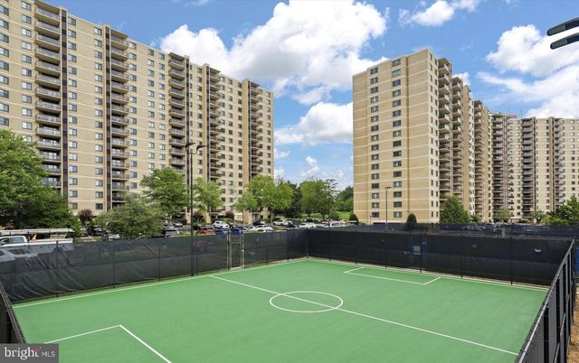 203 YOAKUM PKWY #804, Alexandria, VA 22304