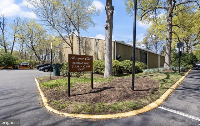 203 YOAKUM PKWY #804, Alexandria, VA 22304