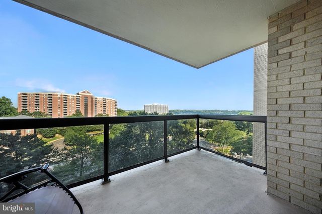 203 YOAKUM PKWY #804, Alexandria, VA 22304