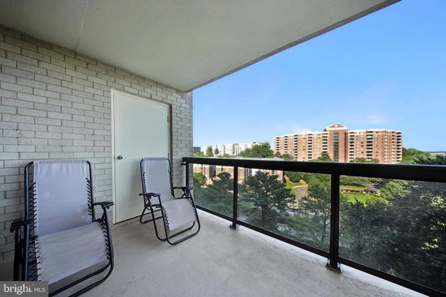 203 YOAKUM PKWY #804, Alexandria, VA 22304