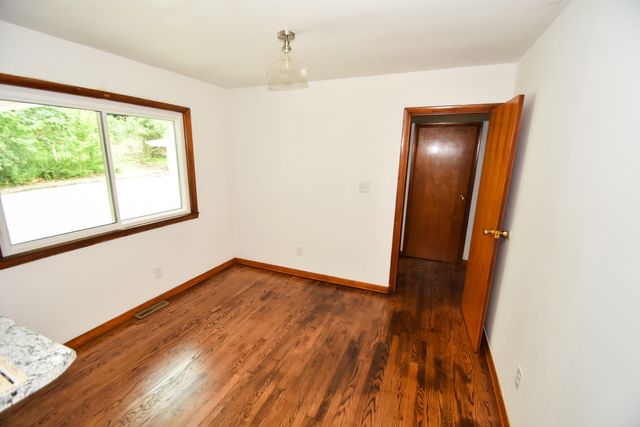 303 Freedom School Rd, Mt Vernon, KY 40456