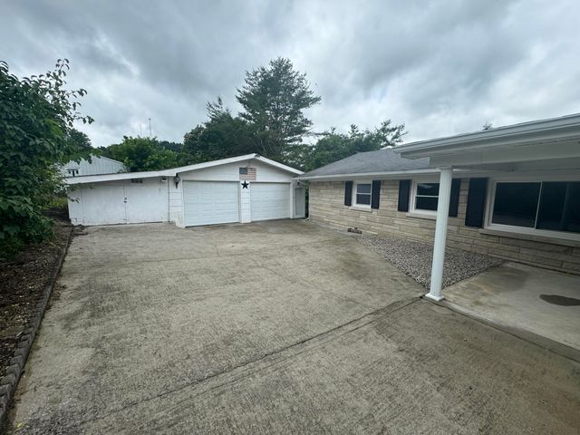 303 Freedom School Rd, Mt Vernon, KY 40456