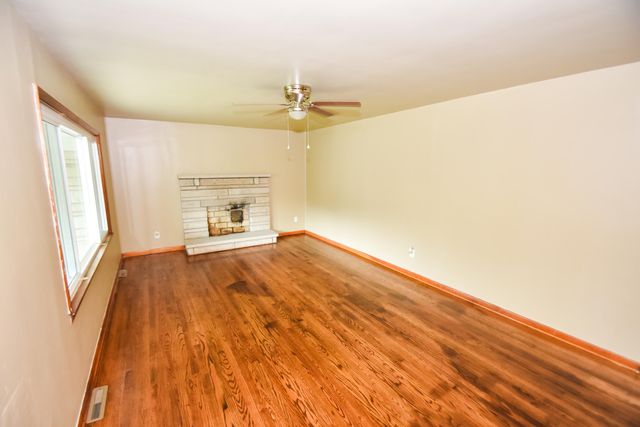 303 Freedom School Rd, Mt Vernon, KY 40456