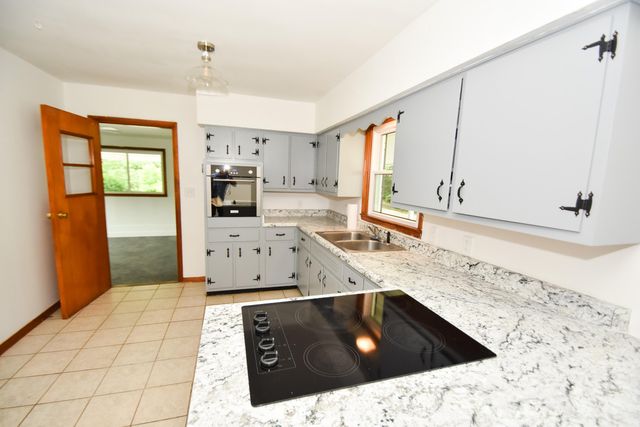 303 Freedom School Rd, Mt Vernon, KY 40456