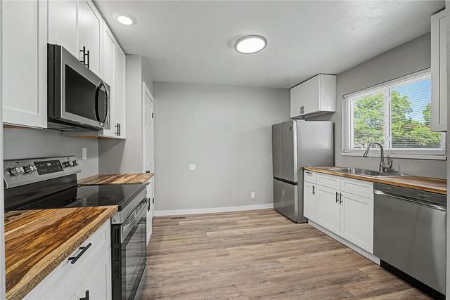 4139 Brenton Drive, Dayton, OH 45416