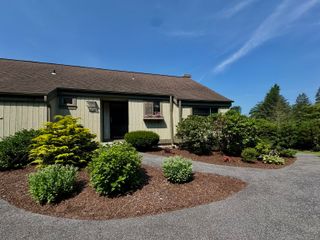 570 Heritage Village B, Southbury, CT 06488