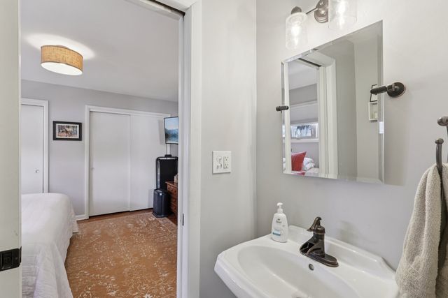 147 Chicago Avenue, Clarendon Hills, IL 60514