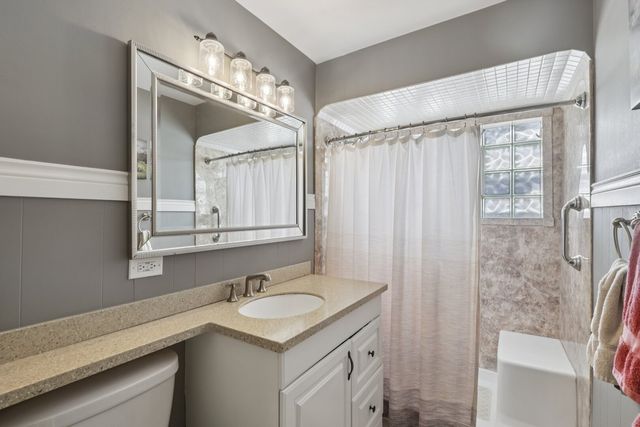 147 Chicago Avenue, Clarendon Hills, IL 60514