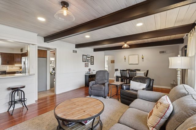 147 Chicago Avenue, Clarendon Hills, IL 60514