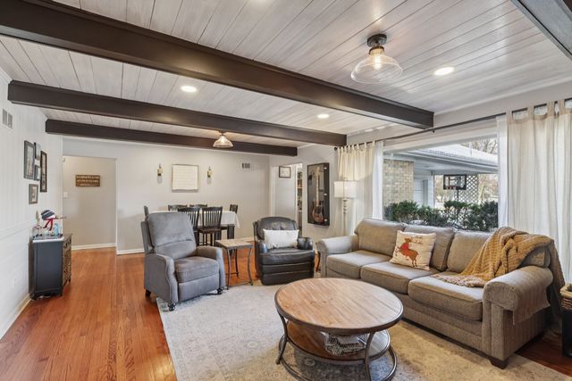 147 Chicago Avenue, Clarendon Hills, IL 60514