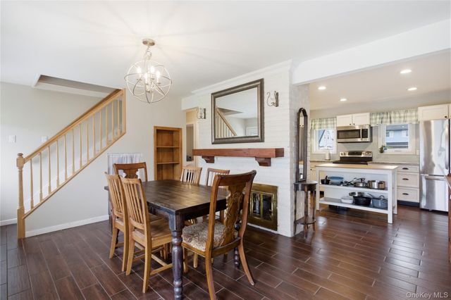 42 Saddler Lane, Levittown, NY 11756