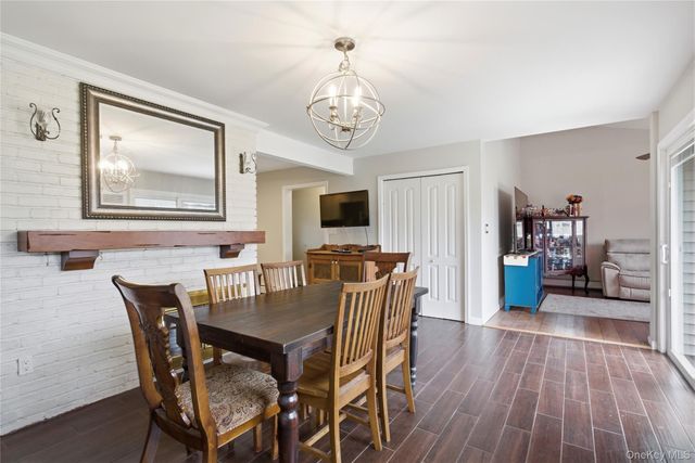 42 Saddler Lane, Levittown, NY 11756