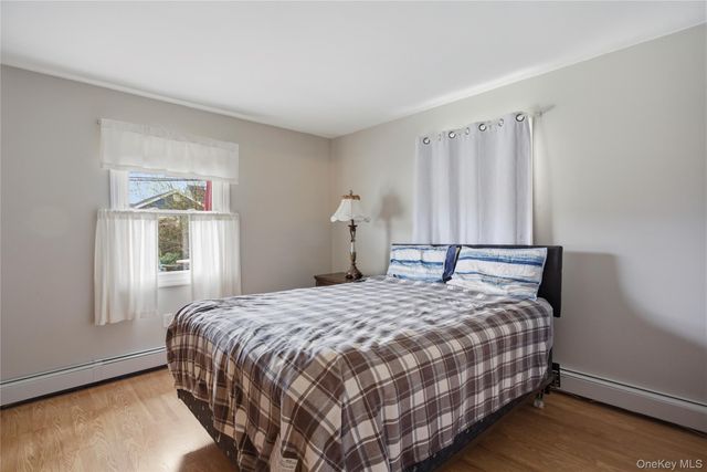 42 Saddler Lane, Levittown, NY 11756