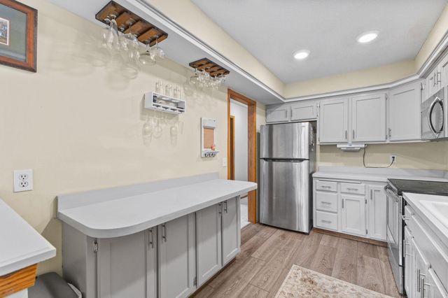 5662 Royal Oaks Drive, Shoreview, MN 55126