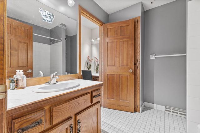 5662 Royal Oaks Drive, Shoreview, MN 55126