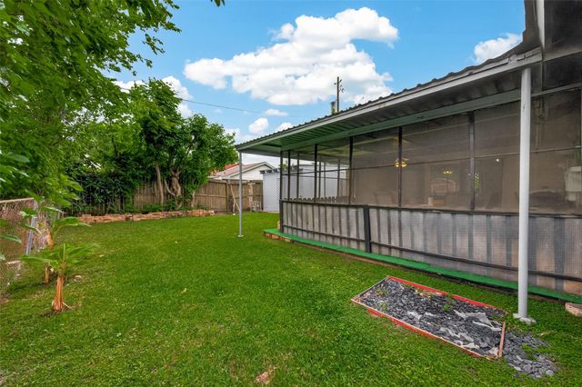 4023 Knottynold Lane, Houston, TX 77053