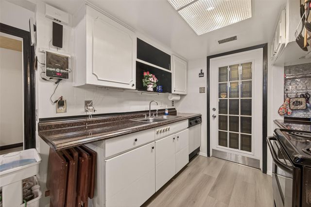 4023 Knottynold Lane, Houston, TX 77053