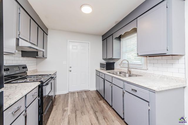 200 Lavender Street, Fort Valley, GA 31030