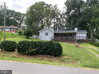 18318 SHARON RD, Triangle, VA 22172