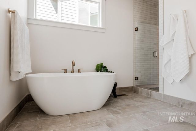 2523 E Tenzing Dr, Meridian, ID 83642