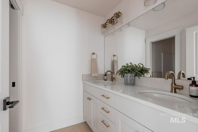 2523 E Tenzing Dr, Meridian, ID 83642