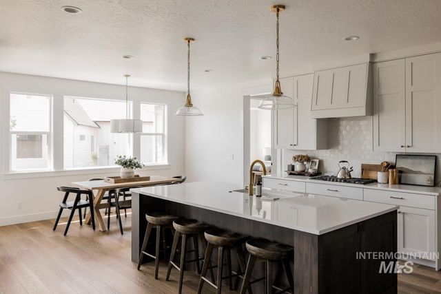 2523 E Tenzing Dr, Meridian, ID 83642