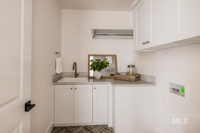 2523 E Tenzing Dr, Meridian, ID 83642