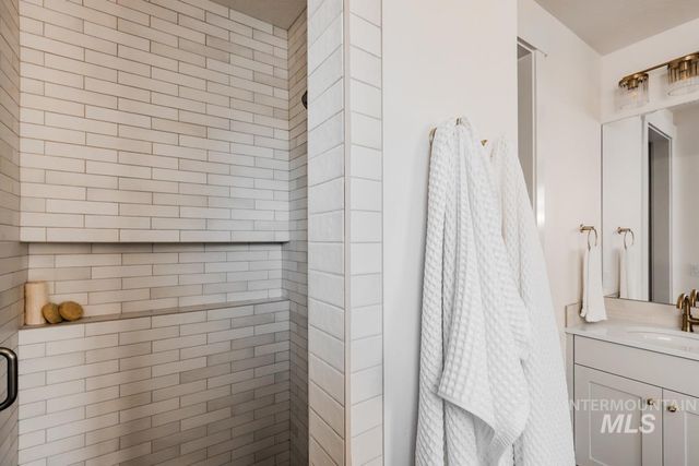 2523 E Tenzing Dr, Meridian, ID 83642