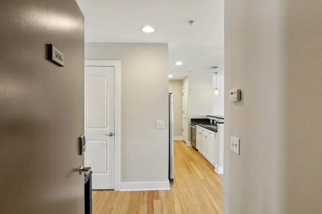 933 Garrett Street SE 306, Atlanta, GA 30316