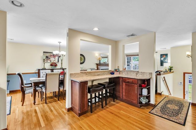 42 Melbourne Rd, Worcester, MA 01607