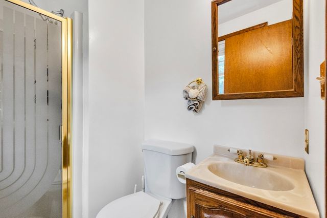 42 Melbourne Rd, Worcester, MA 01607
