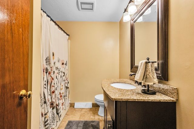 42 Melbourne Rd, Worcester, MA 01607