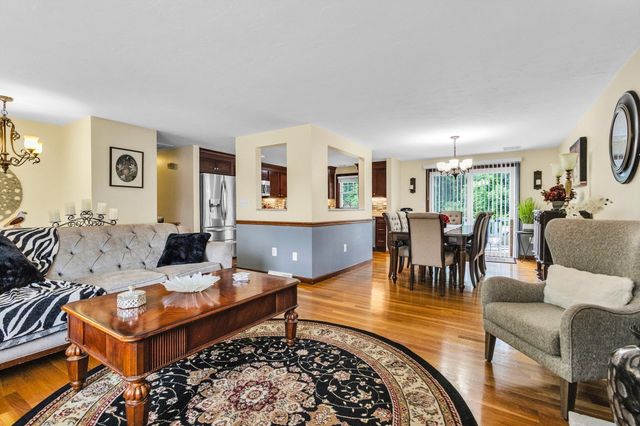 42 Melbourne Rd, Worcester, MA 01607