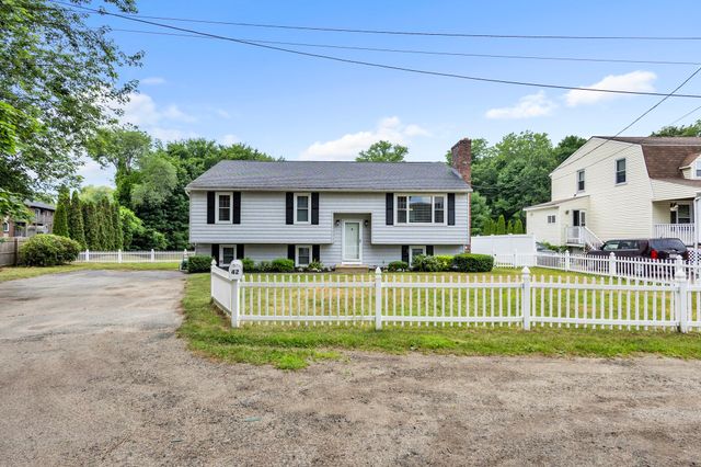 42 Melbourne Rd, Worcester, MA 01607