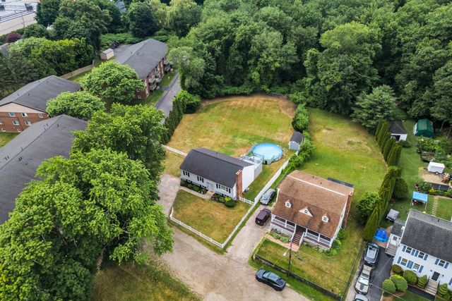 42 Melbourne Rd, Worcester, MA 01607