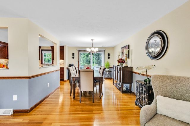 42 Melbourne Rd, Worcester, MA 01607