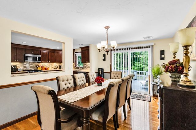 42 Melbourne Rd, Worcester, MA 01607