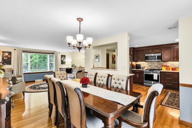 42 Melbourne Rd, Worcester, MA 01607