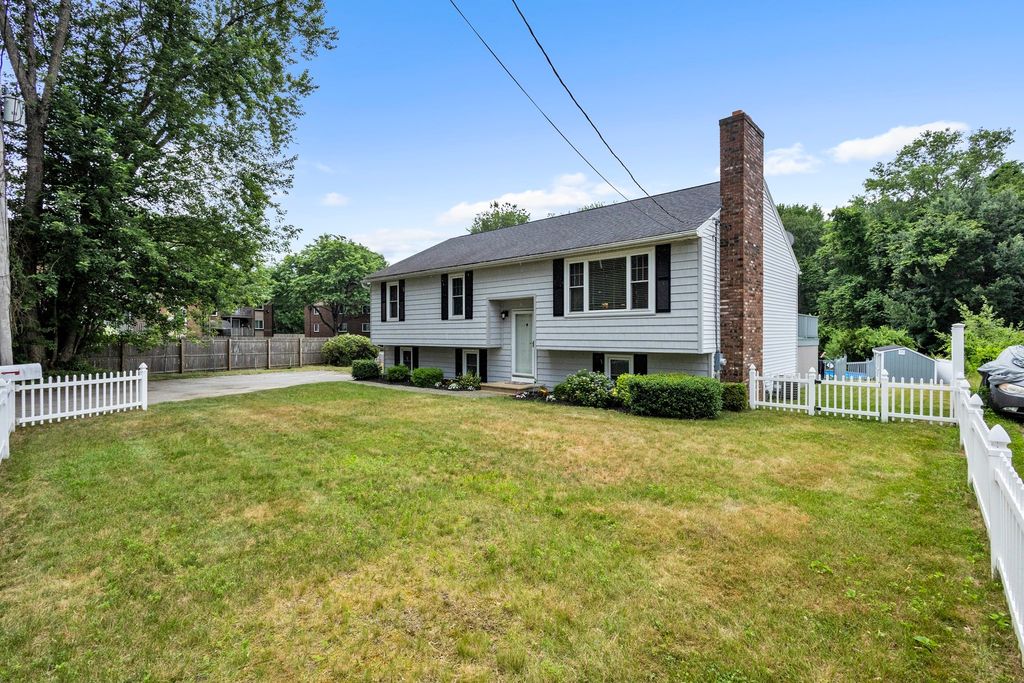 42 Melbourne Rd, Worcester, MA 01607
