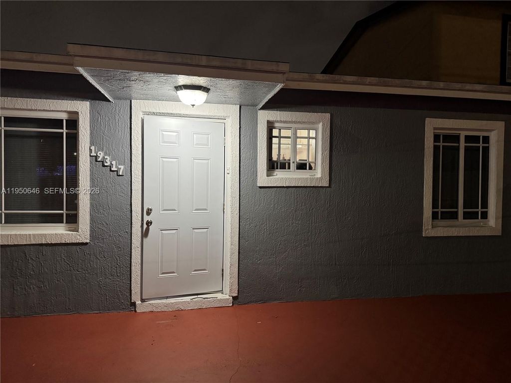 19317 NW 47th Ave 19137, Miami Gardens, FL 33055